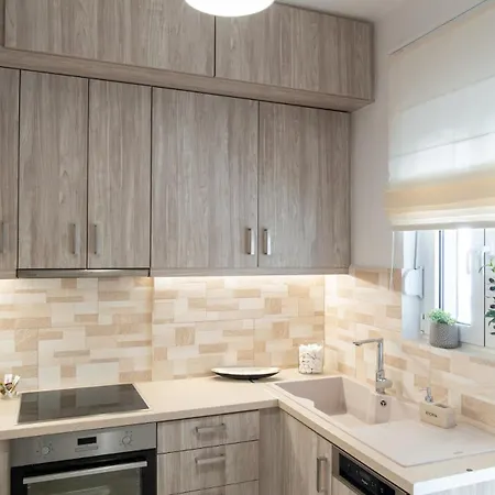 Thaeros 2-bedroom In The Center *