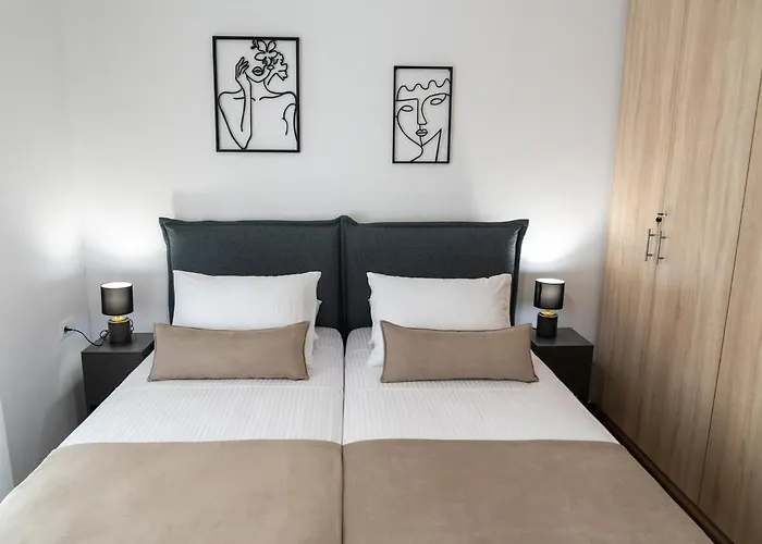 Apartment Thaeros 2-bedroom In The Center