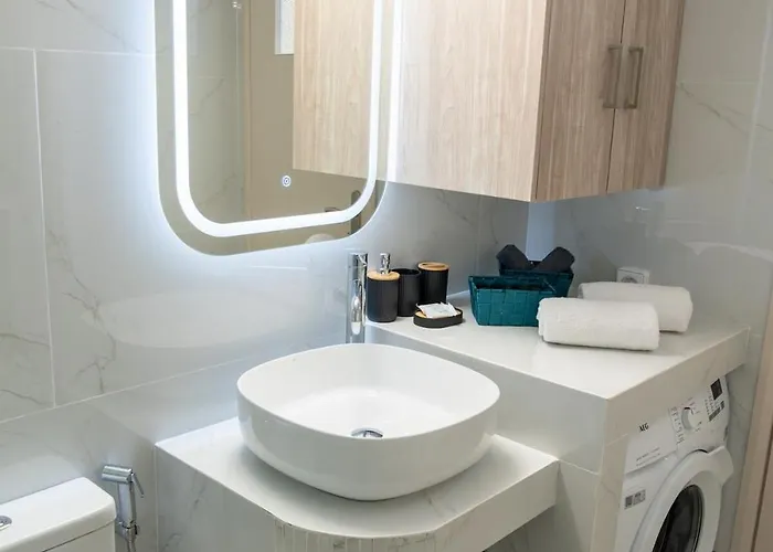 Apartment Thaeros 2-bedroom In The Center *