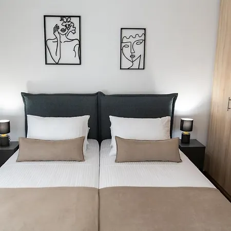 Apartment Thaeros 2-bedroom In The Center