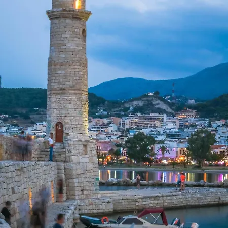 Thaeros 2-bedroom In The Center