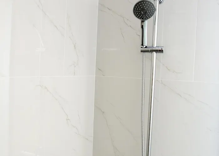 Thaeros 2-bedroom In The Center