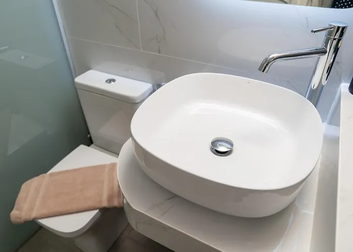 Thaeros 2-bedroom In The Center