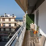 Thaeros 2-bedroom In The Center *