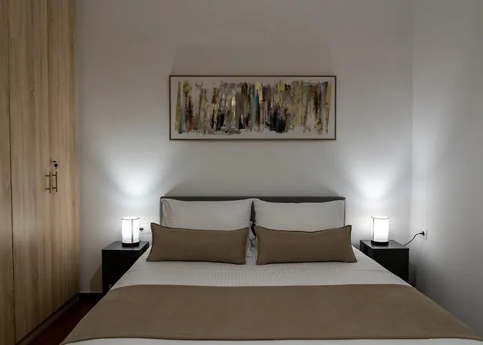 Thaeros 2-bedroom In The Center Apartament